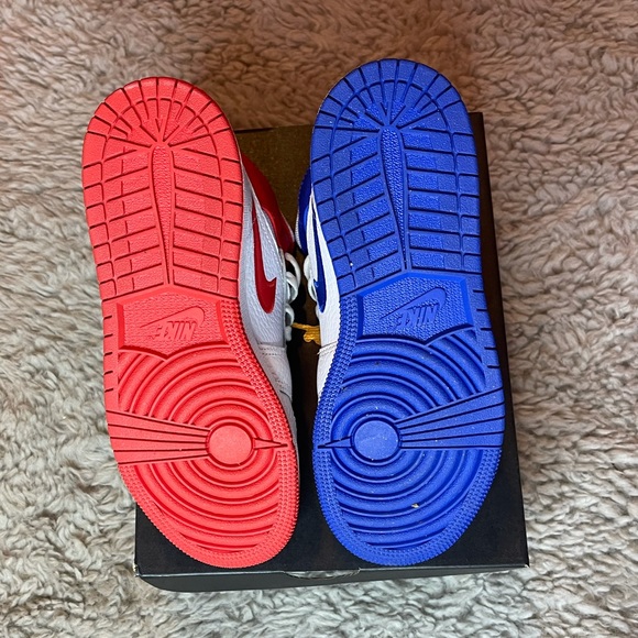 Jordan 1’s Mid 85’ - Picture 3 of 4